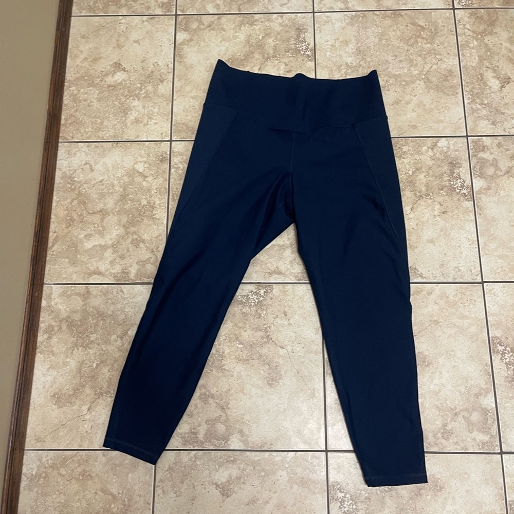 👻🎃CLEARANCE🎃👻 Old Navy elevate leggings